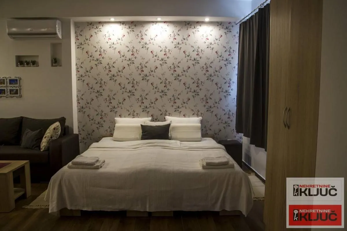 Izdavanje, garsonjera, 35m², Centar, Novi Sad