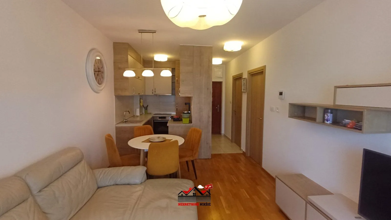 Prodaja, jednosoban stan, 40m², Centar, Nikšić