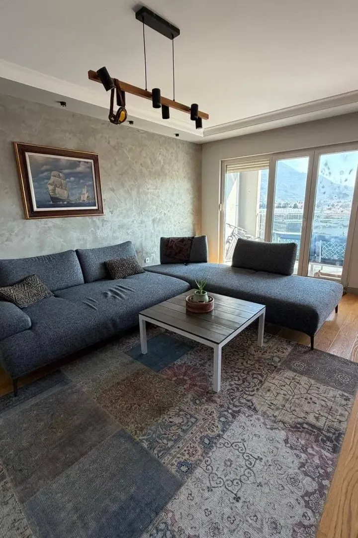 Prodaja, trosoban stan, 112m², Centar, Bar