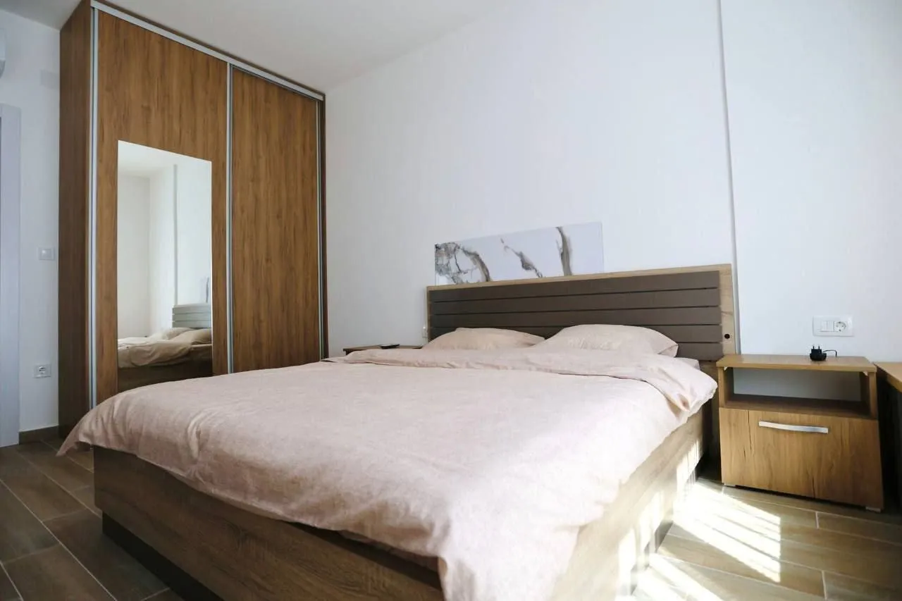 Izdavanje, jednosoban stan, 45m², Bečići, Budva
