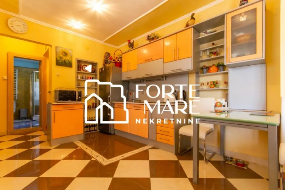 Prodaja, jednosoban stan, 60m², Herceg Novi, Crna Gora