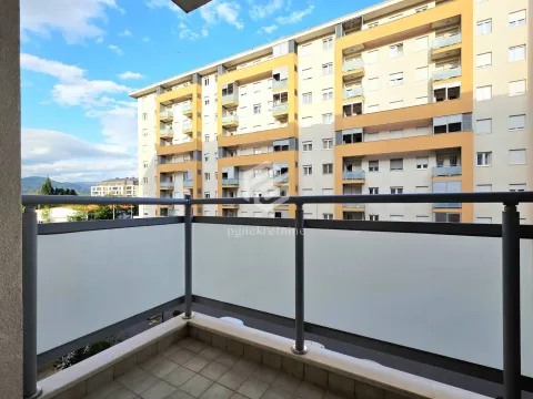 Rent, two bedroom apartment, 64m², City Kej, Podgorica - image 12