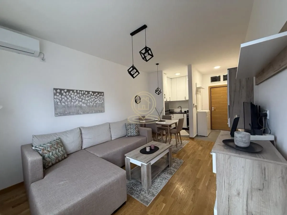 Izdavanje, jednosoban stan, 37m², Adamovićevo Naselje, Novi Sad Sve Podlokacije