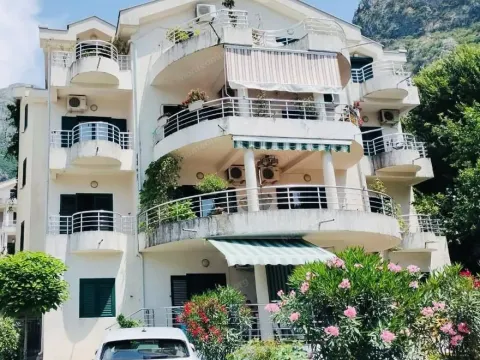 Prodaja, jednosoban stan, 65m², Risan, Kotor - image 2