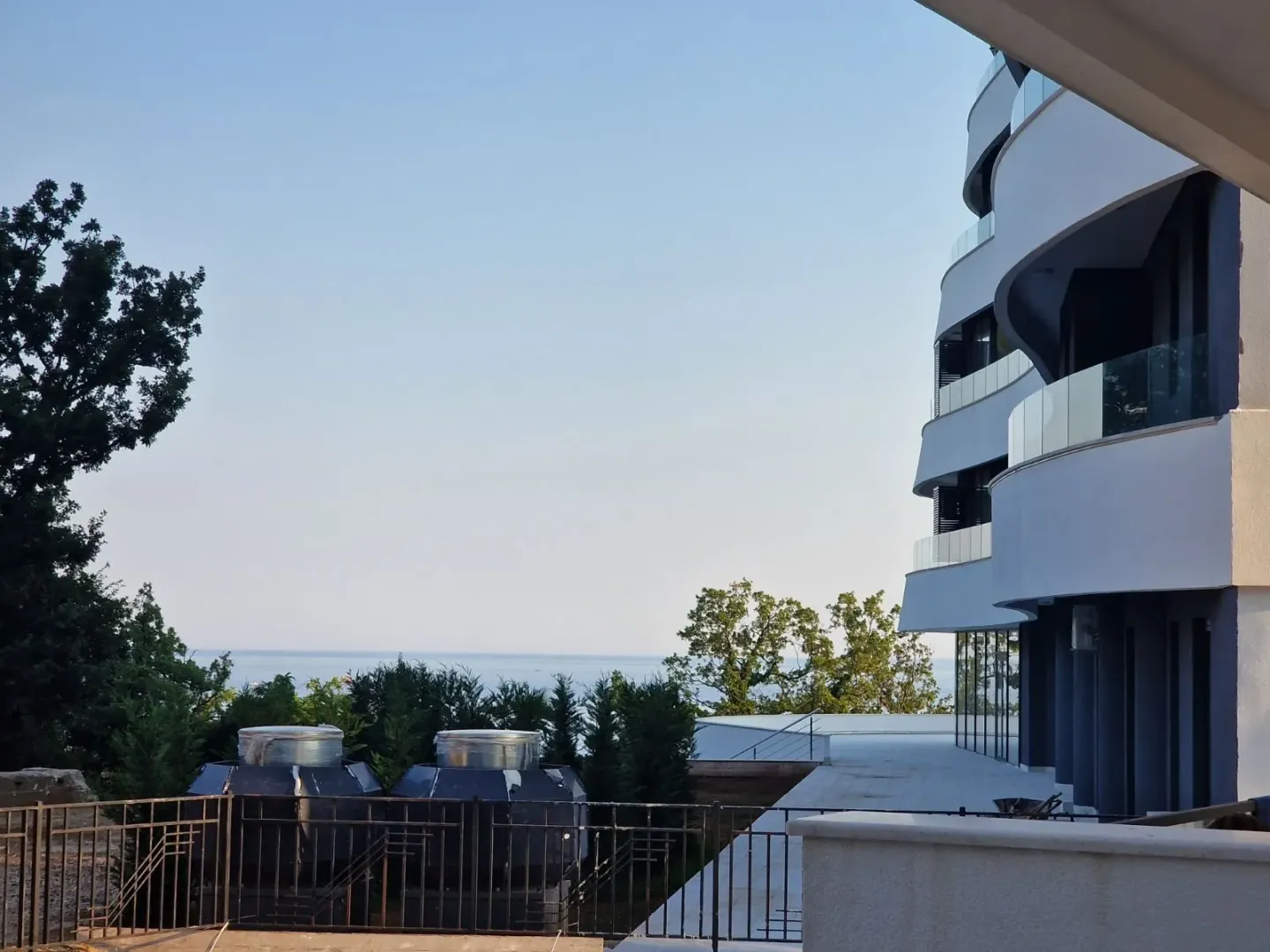 Izdavanje, jednosoban stan, 43m², Bečići, Budva