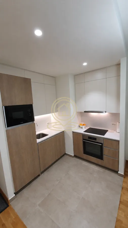 Izdavanje, dvosoban stan, 57m², Savski Venac, Beograd