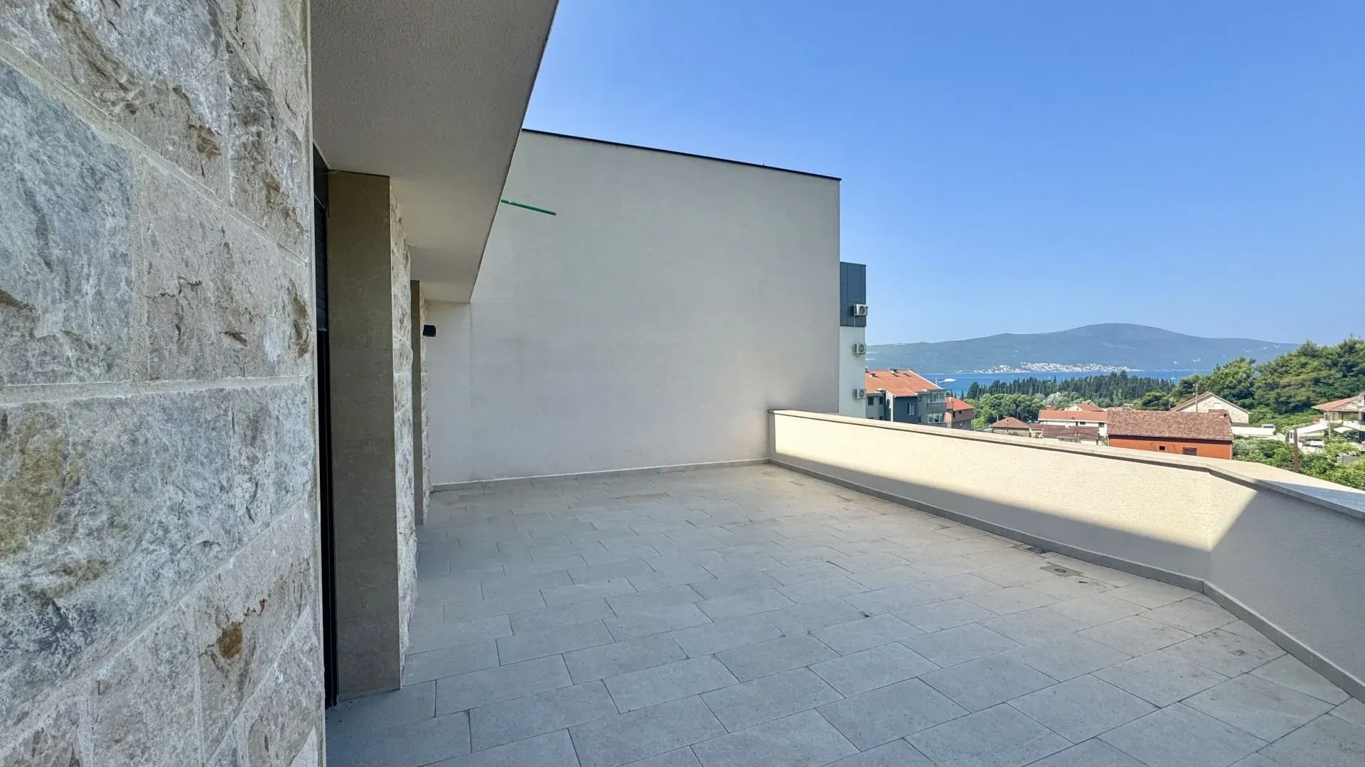 Rent, two bedroom apartment, 86m², Kava, Tivat