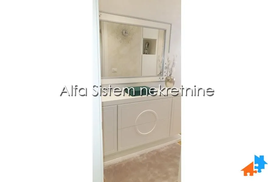Rent, four bedroom apartment, 90m², Savski Venac, Beograd