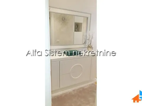 Rent, four bedroom apartment, 90m², Savski Venac, Beograd - image 14