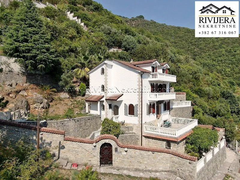 Sale, house, 200m², Baošići, Herceg Novi