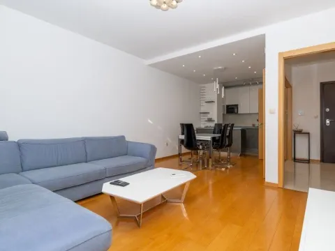 Rent, one bedroom apartment, 101m², Preko Morače, Podgorica - image 1