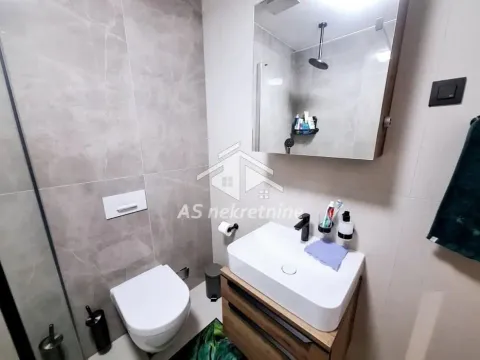 Izdavanje, četvorosoban stan, 120m², Stari Grad, Beograd - image 21