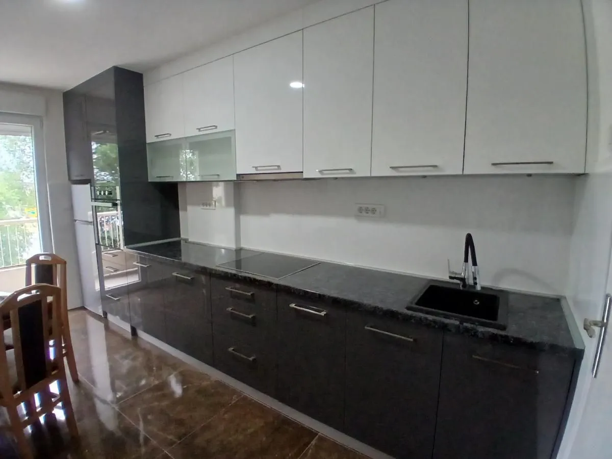 Izdavanje, dvosoban stan, 58m², Vašarište, Jagodina