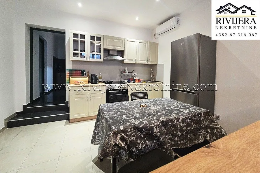 Prodaja, kuća, 240m², Radovići, Tivat