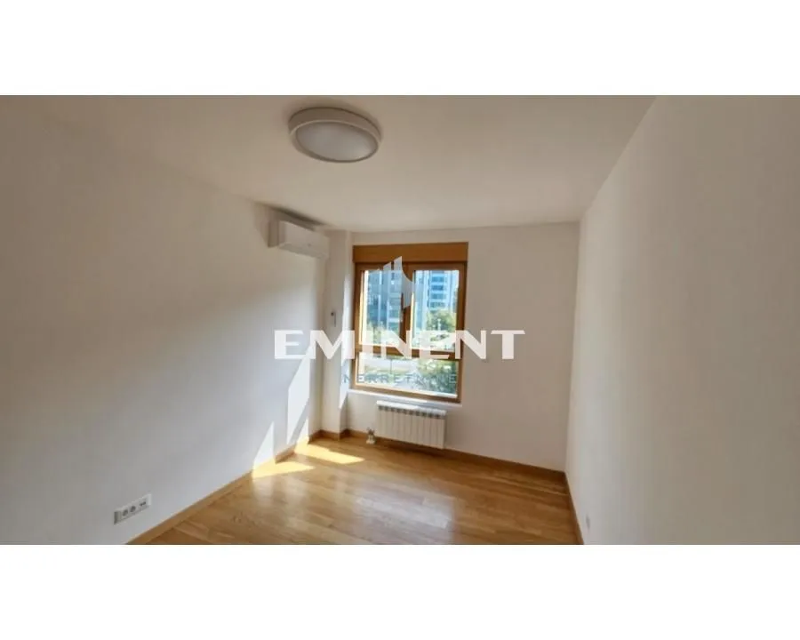 Izdavanje, četvorosoban stan, 107m², Novi Beograd Blok 65, Novi Beograd Sve Podlokacije