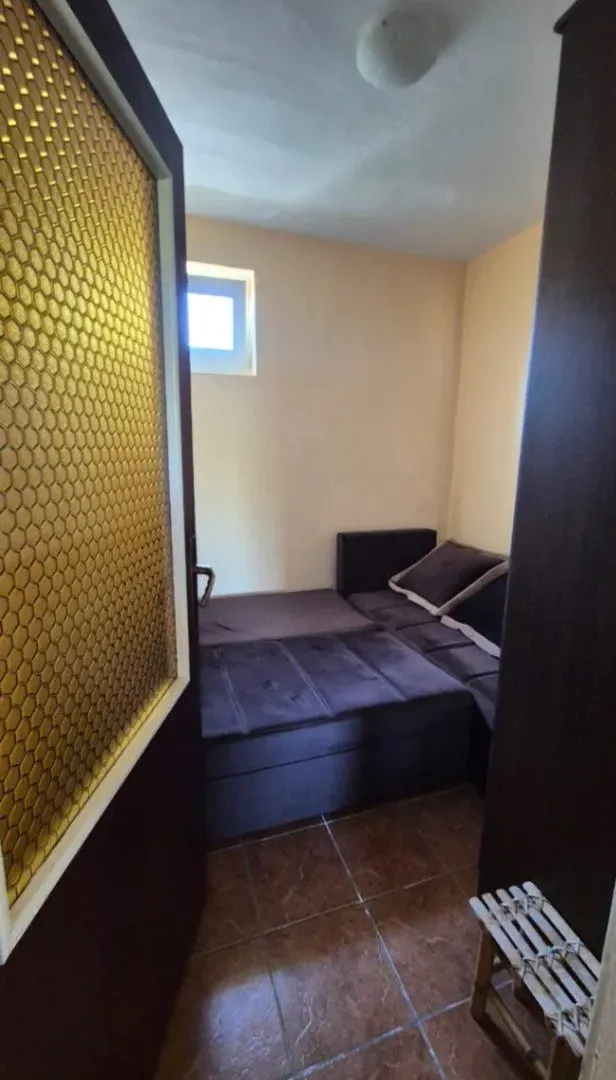 Izdavanje, jednosoban stan, 40m², Gornja Gorica, Podgorica
