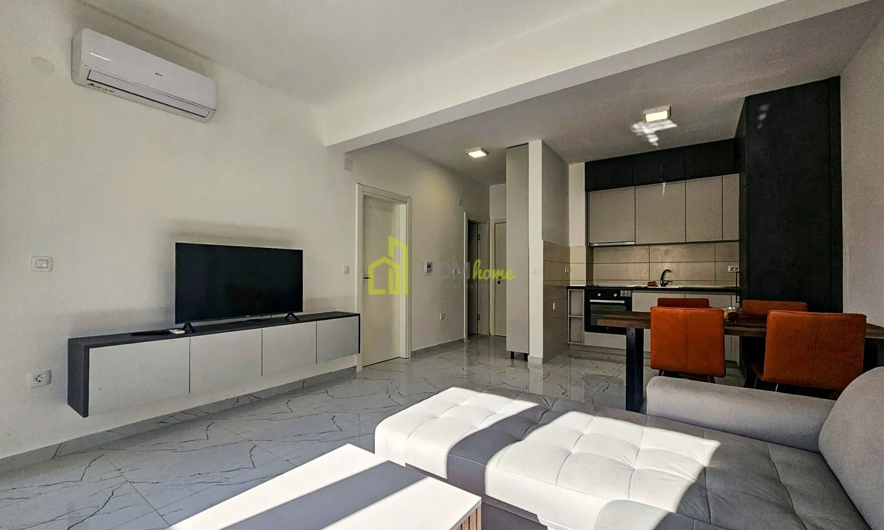 Izdavanje, stan, 45m², Tivat, Crna Gora