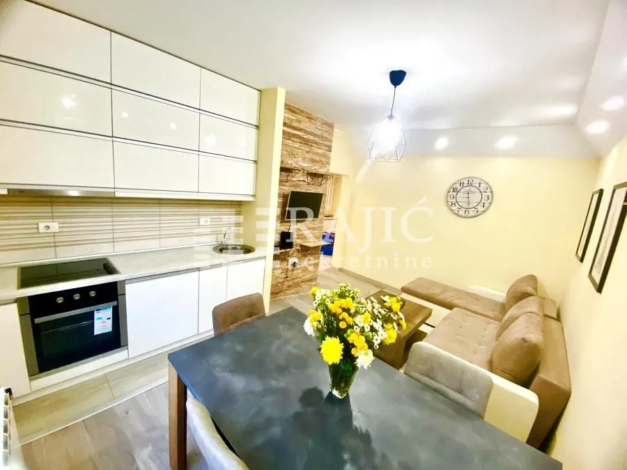 Rent, three bedroom apartment, 50m², Stari Grad, Beograd