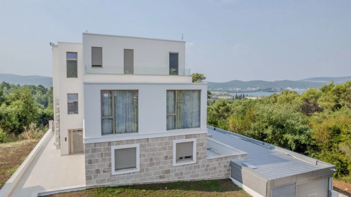 Prodaja, dvosoban stan, 113m², Tivat, Crna Gora