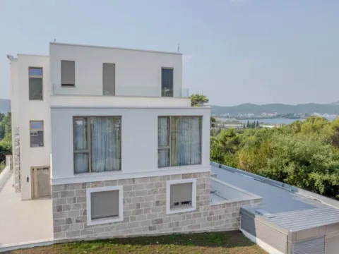 Prodaja, dvosoban stan, 113m², Tivat, Crna Gora - image 12