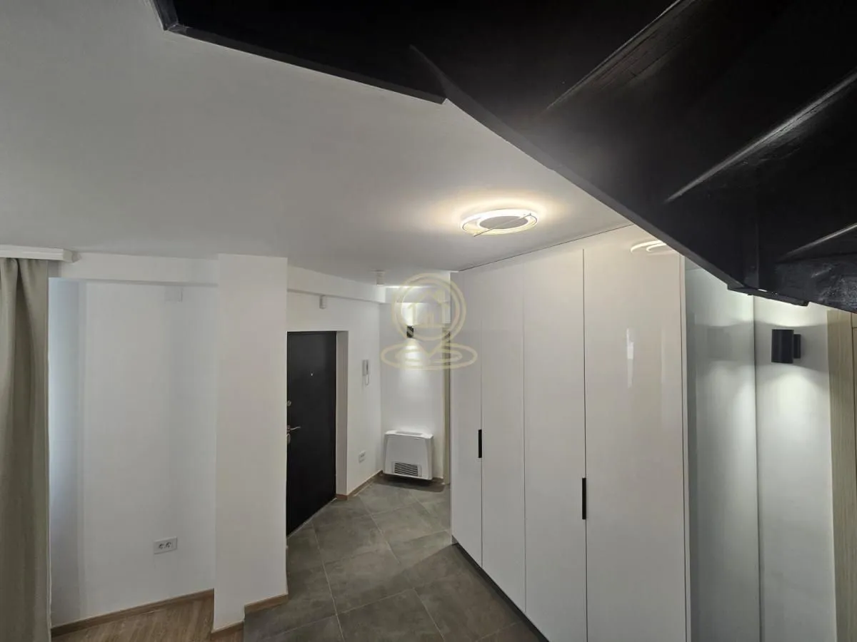 Izdavanje, poslovni prostor, 125m², Slavija, Vračar Sve Podlokacije