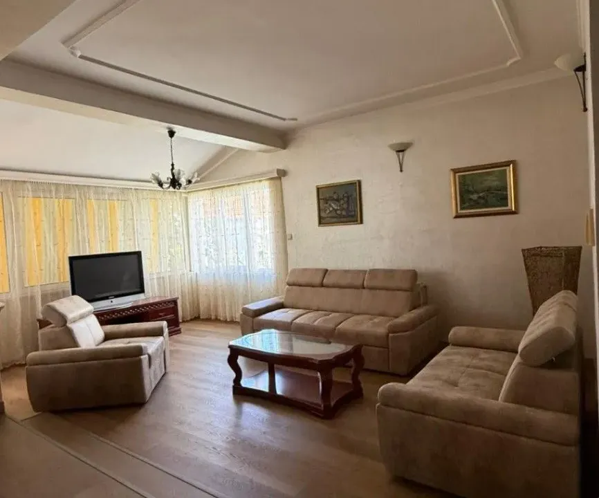 Rent, four bedroom apartment, 150m², Kalimanj, Tivat