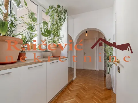 Prodaja, dvosoban stan, 50m², Centar, Kruševac - image 11