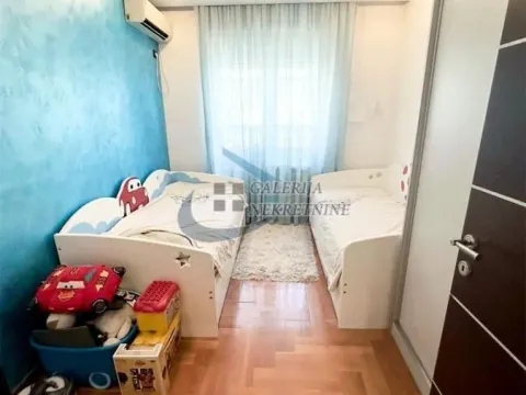 Rent, four bedroom apartment, 97m², Vračar Sve Podlokacije, Beograd - image 10