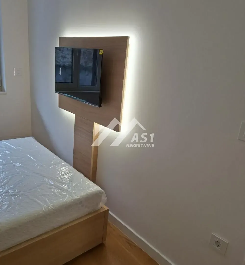 Izdavanje, jednosoban stan, 35m², Bulevar Evrope, Novi Sad Sve Podlokacije