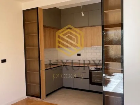 Izdavanje, trosoban stan, 130m², City Kvart, Podgorica - image 11