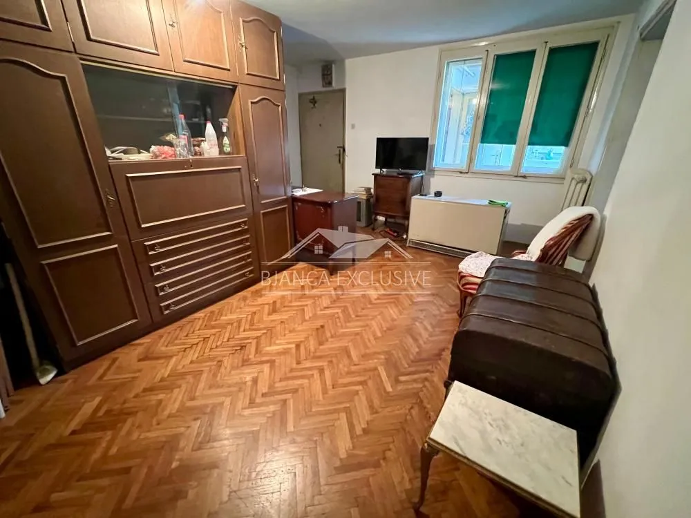 Prodaja, četvorosoban stan, 111m², Vračar Sve Podlokacije, Beograd