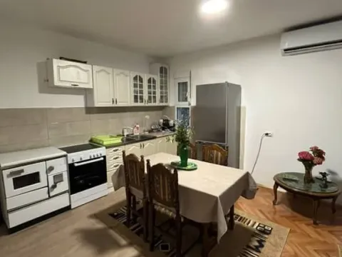 Izdavanje, dvosoban stan, 90m², Dalmatinska ulica, Podgorica - image 8