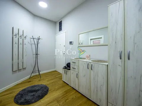 Izdavanje, dvosoban stan, 78m², Centar, Podgorica - image 6