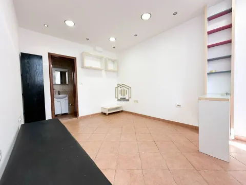 Izdavanje, poslovni prostor, 46m², Podgorica, Crna Gora - image 7