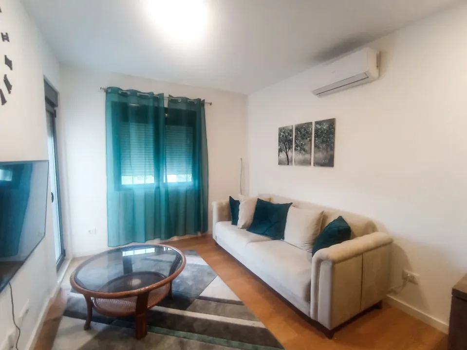 Izdavanje, jednosoban stan, 37m², Blok 9, Podgorica