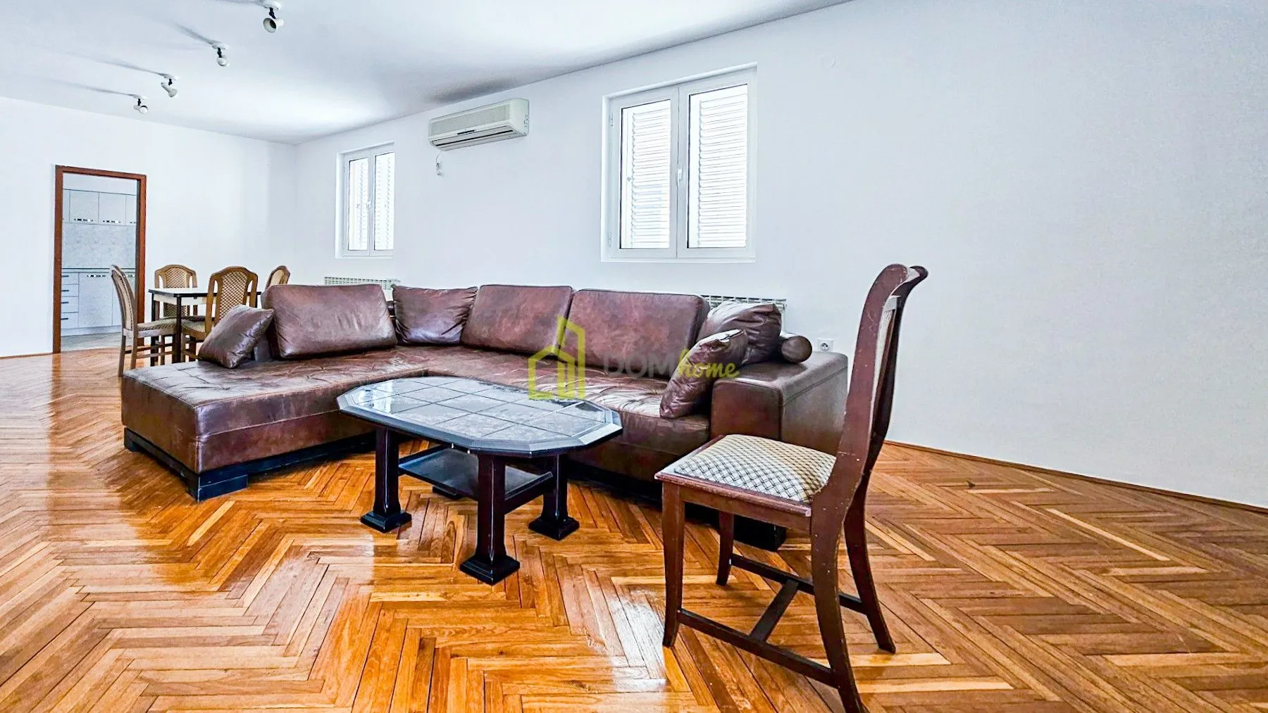 Sale, house, 350m², Momišići, Podgorica