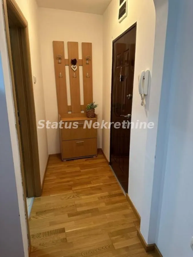 Rent, studio apartment, 24m², Bulevar Oslobodjenja, Novi Sad Sve Podlokacije