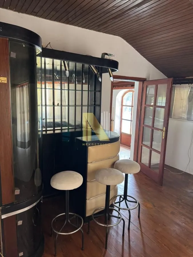Prodaja, kuća, 300m², Ledinci, Petrovaradin