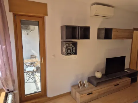 Rent, two bedroom apartment, 51m², Južni Bulevar, Vračar Sve Podlokacije - image 12