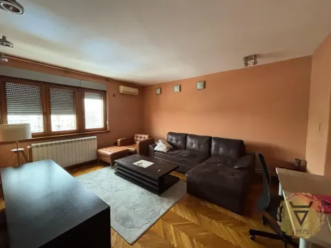 Izdavanje, dvosoban stan, 72m², Kalenić Pijaca, Vračar Sve Podlokacije