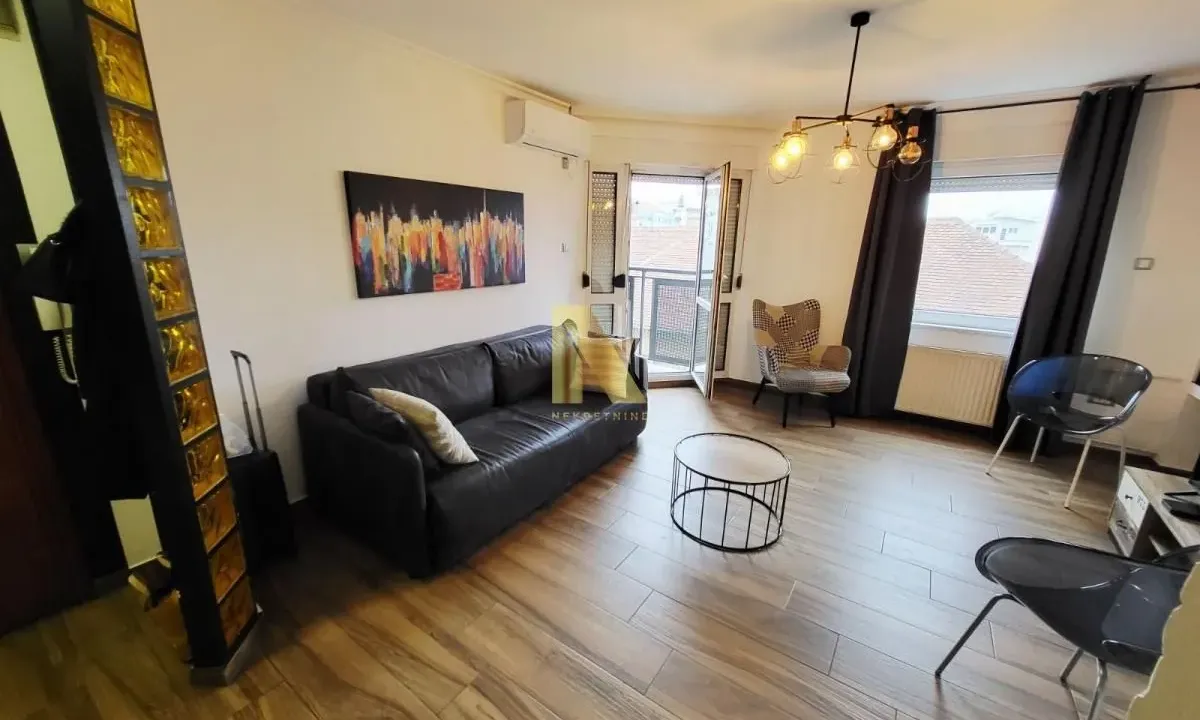 Prodaja, dvosoban stan, 50m², Centar, Novi Sad