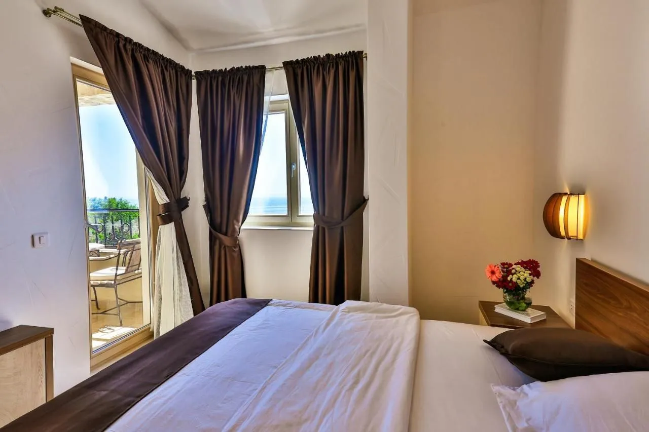 Sale, house, 185m², Reževići, Budva