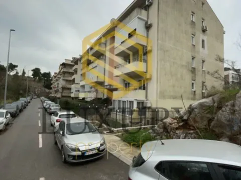 Prodaja, jednosoban stan, 45m², Vezirov Most, Podgorica - image 4