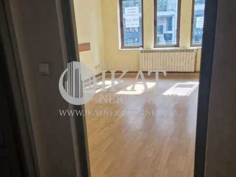 Izdavanje, poslovni prostor, 300m², Đeram Pijaca, Beograd - image 11