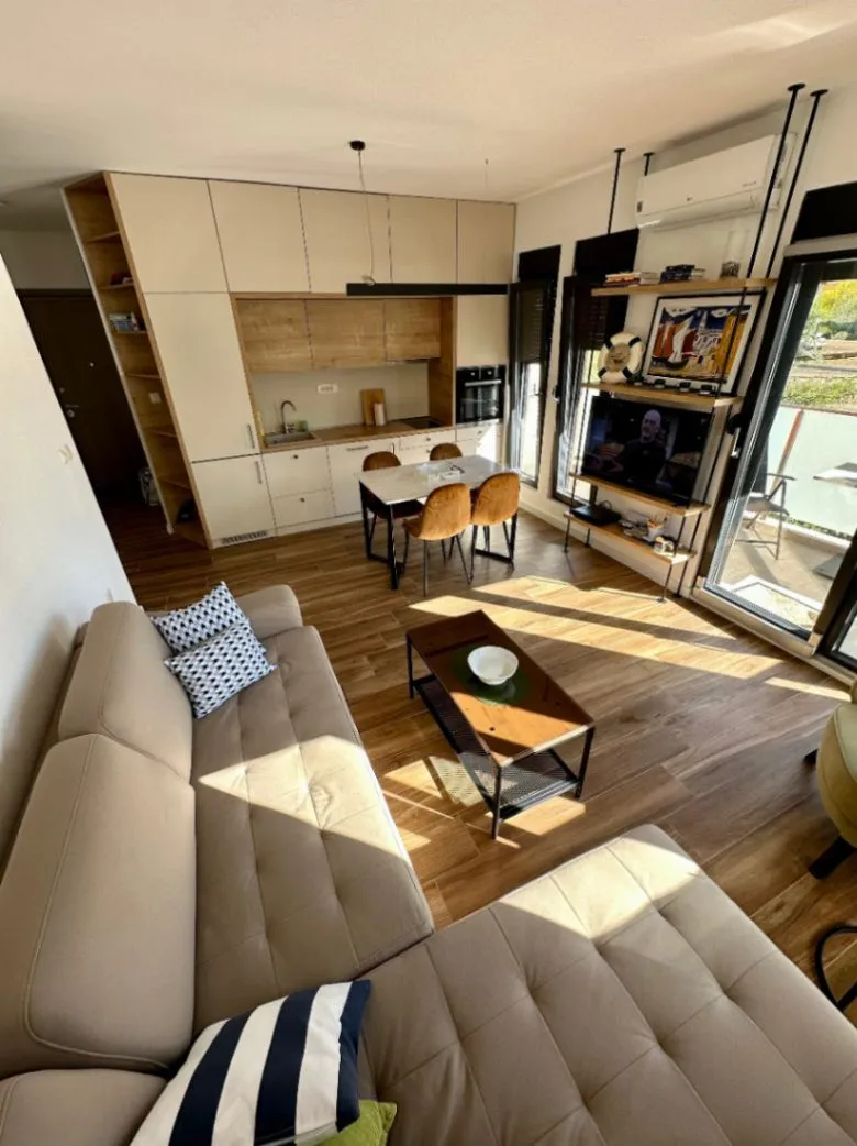 Izdavanje, jednosoban stan, 50m², Donja Lastva, Tivat