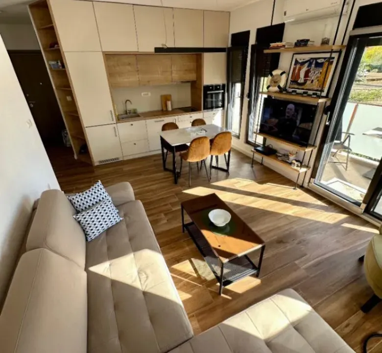 Izdavanje, jednosoban stan, 50m², Donja Lastva, Tivat