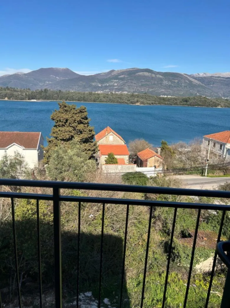 Prodaja, trosoban stan, 96m², Đuraševići, Tivat
