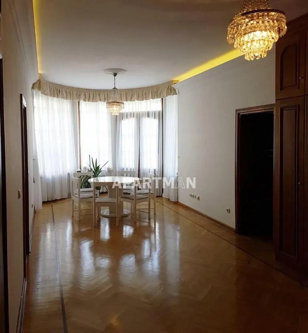 Izdavanje, kuća, 415m², Senjak, Beograd