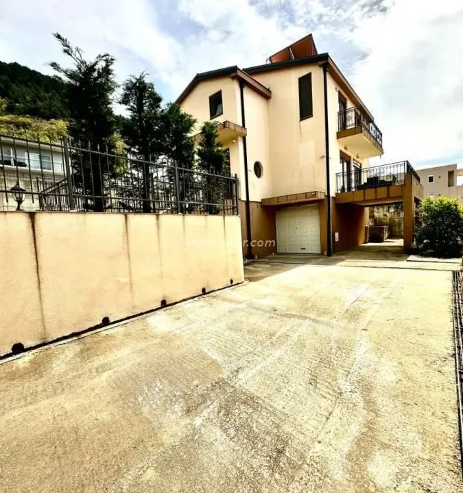 Prodaja, kuća, 173m², Kotor, Crna Gora