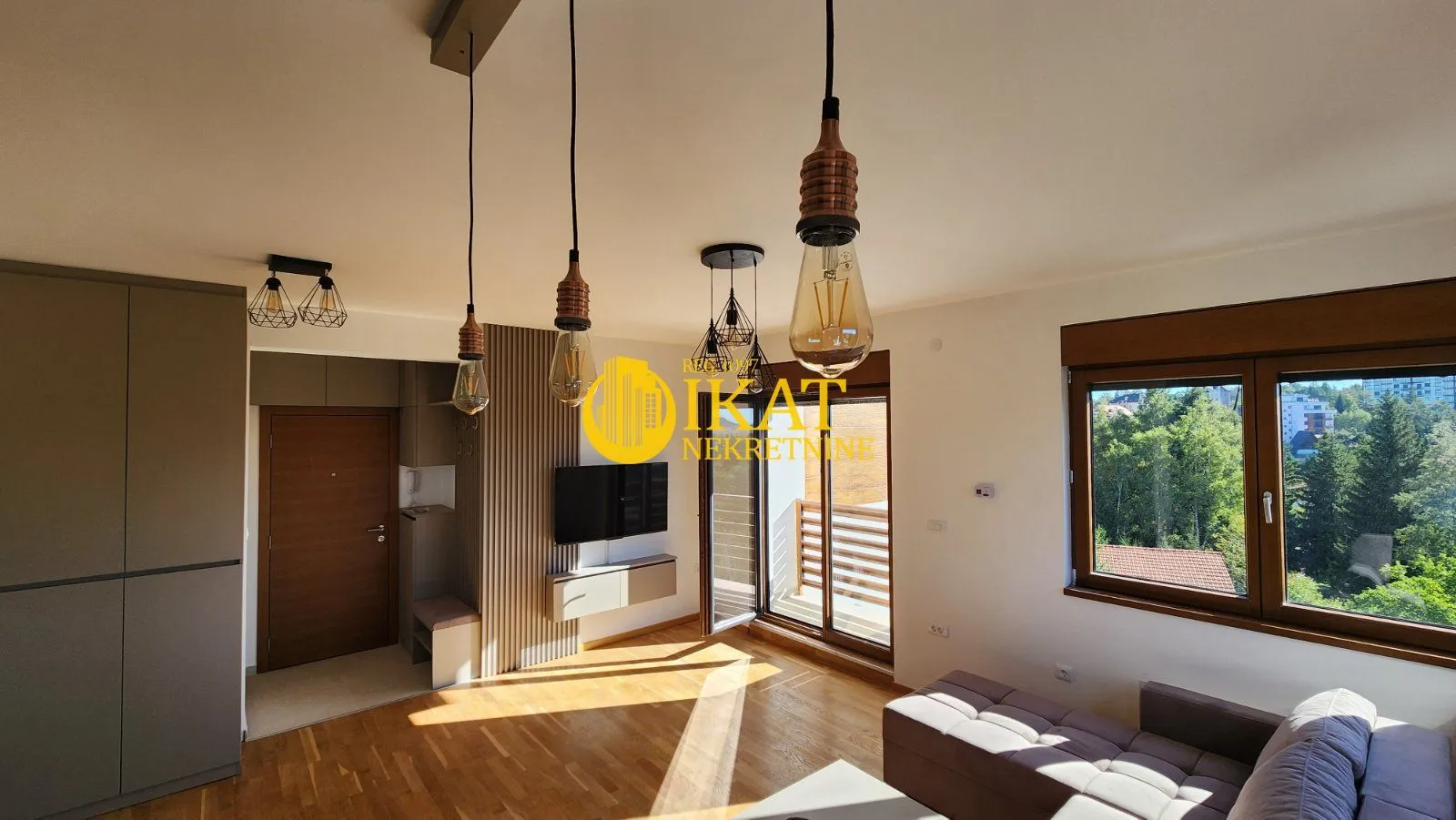 Prodaja, jednosoban stan, 41m², 25. Maj, Zlatibor